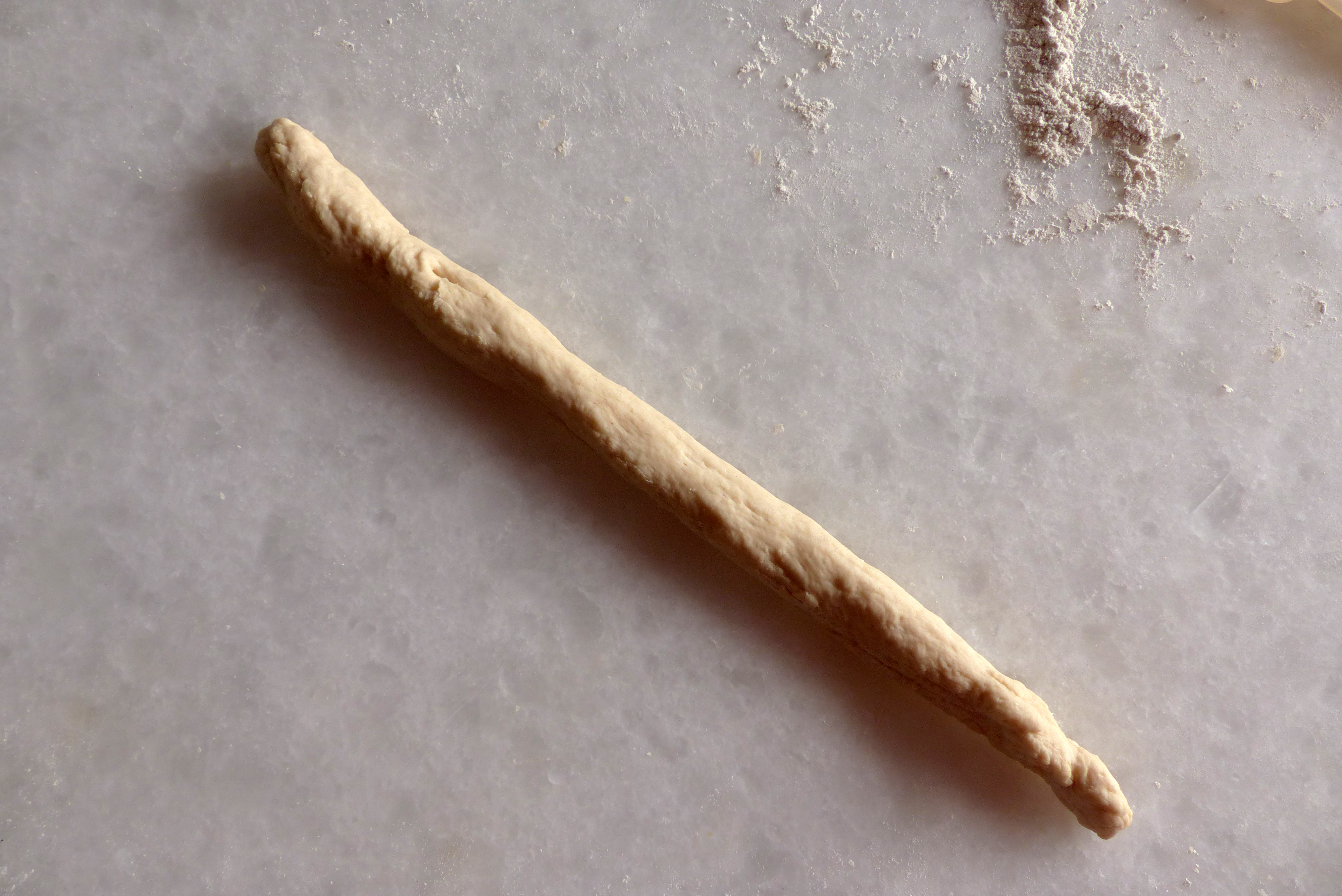 <p>45 cm langer Teigstrang</p>