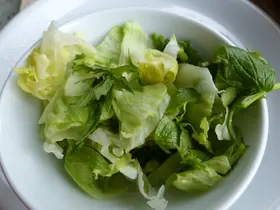Salat mit Baldrian