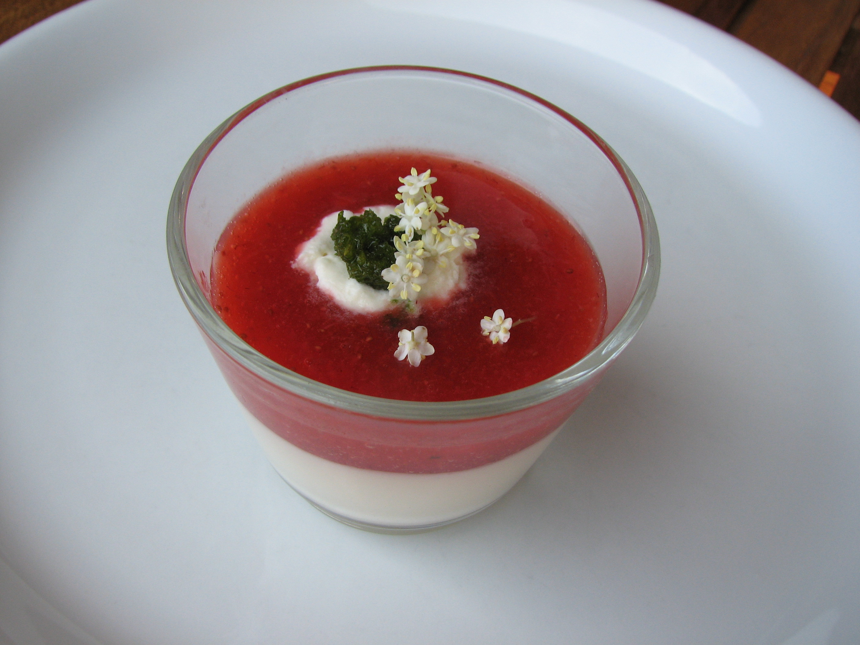 Holunderblüten-Panna Cotta