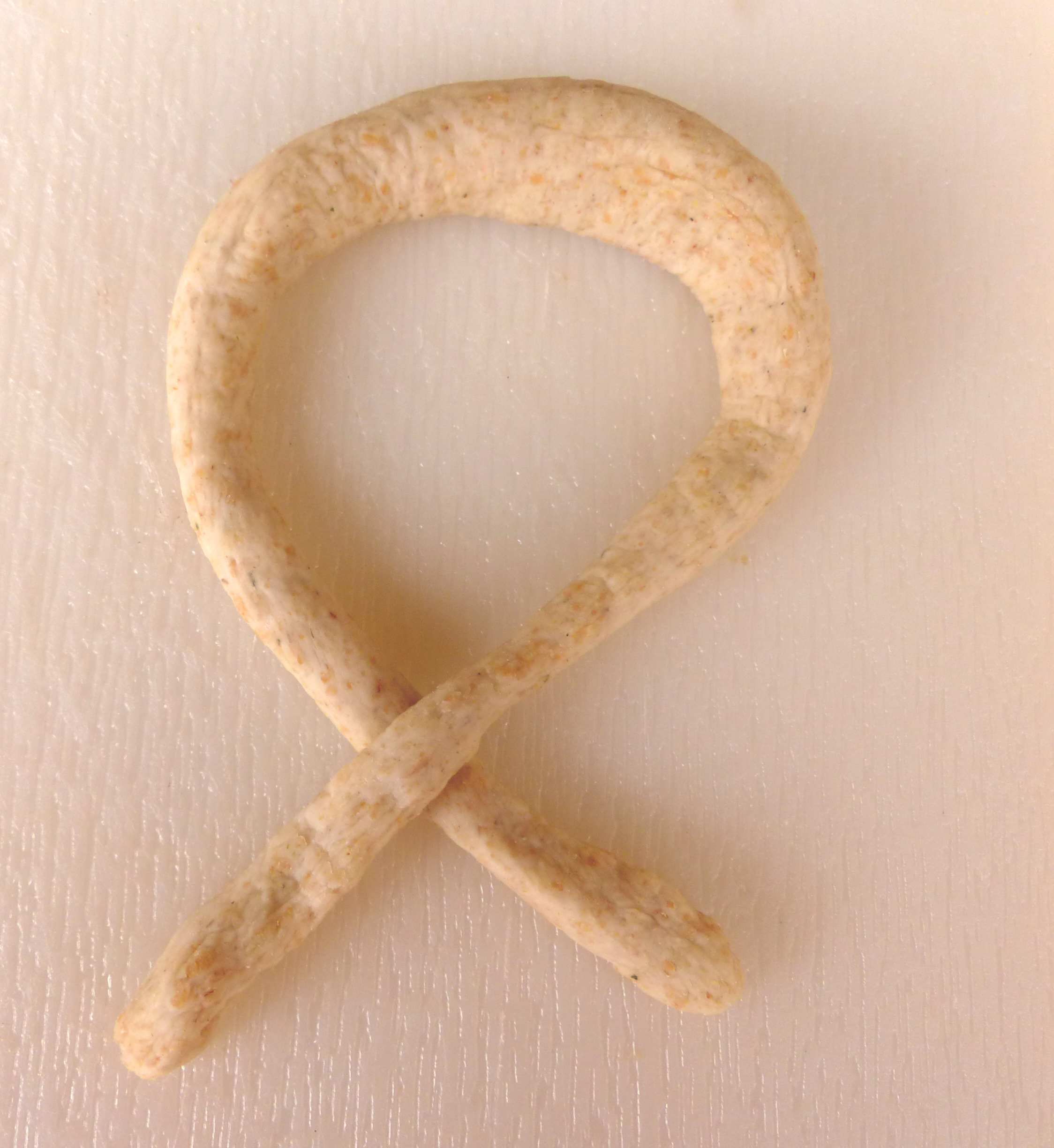 <p>Die Seitenteile wurden das 1. Mal überkreuzt.</p>