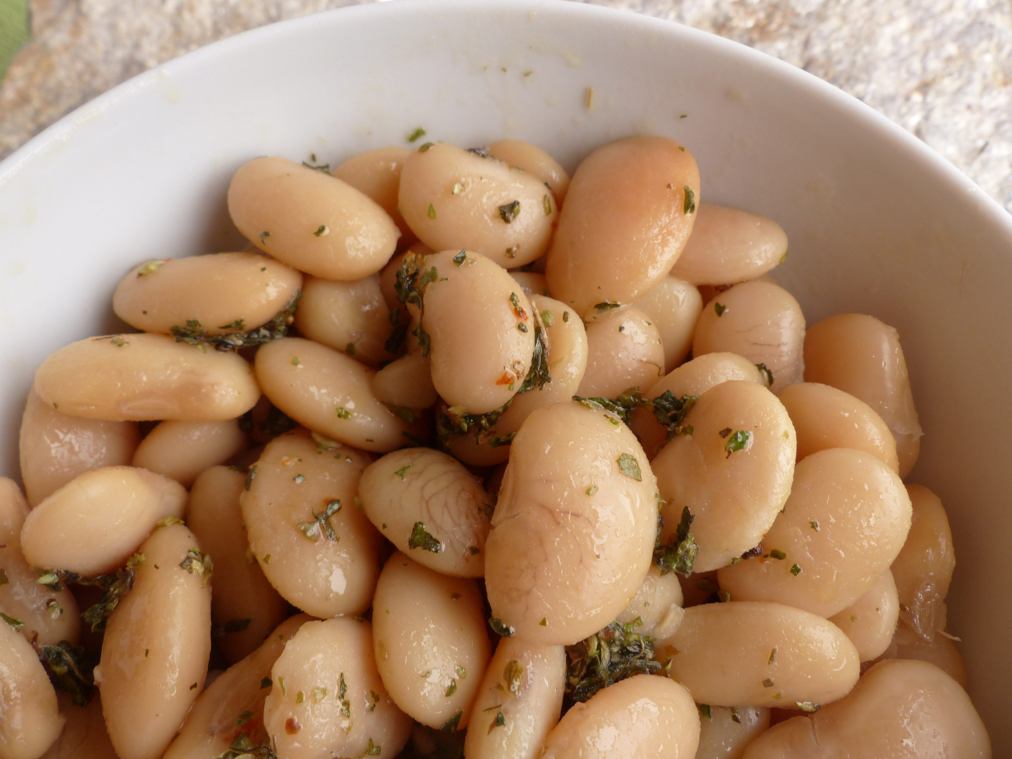 <p>Selbst gekochte <a data-entity-substitution="canonical" data-entity-type="node" data-entity-uuid="3d0f06ad-1ace-4022-8b09-85a6c812001d" href="/node/7344">weiße Bohnen</a></p>