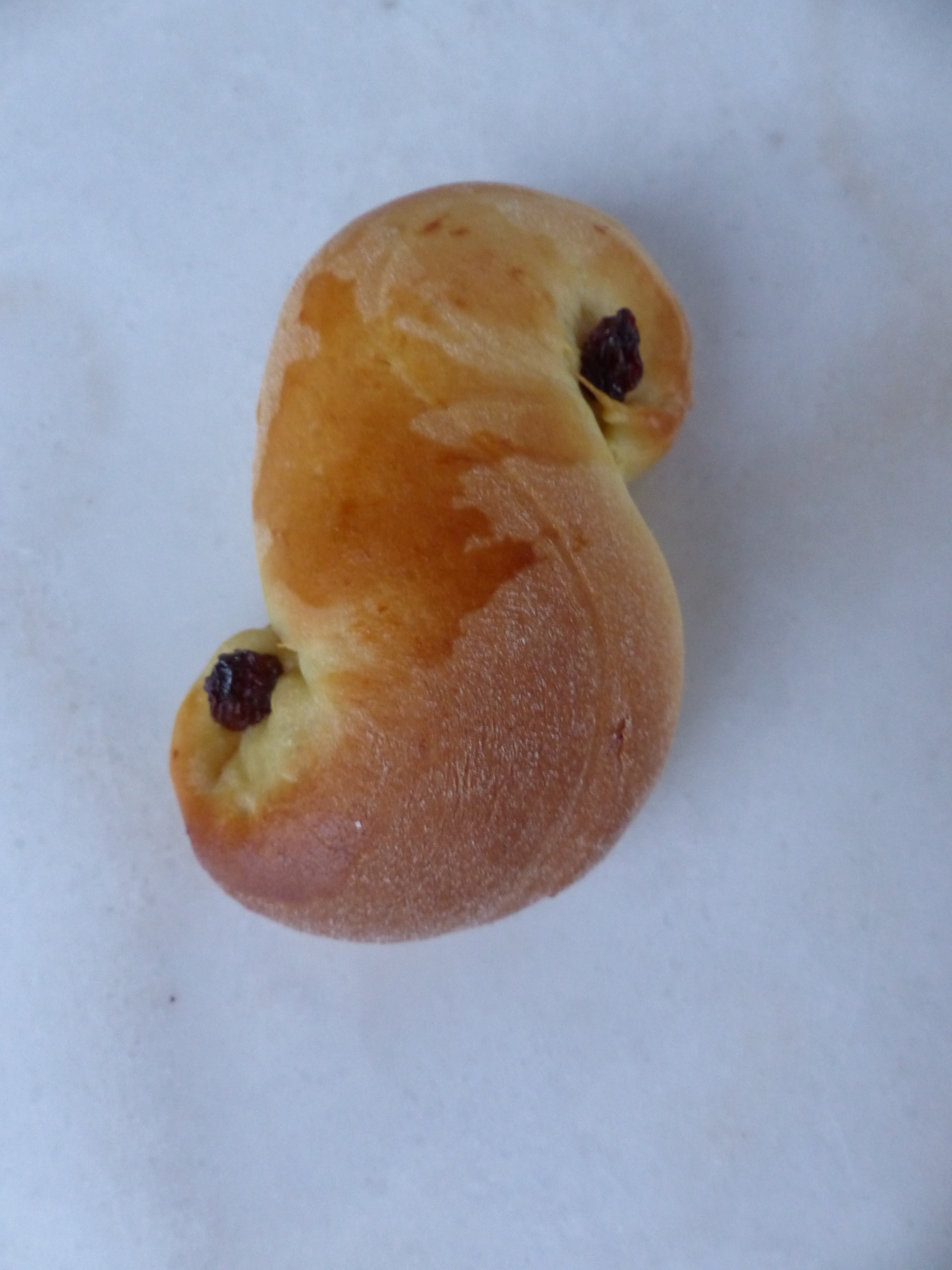 Luciabrote, Lussebullar, Lussekatter