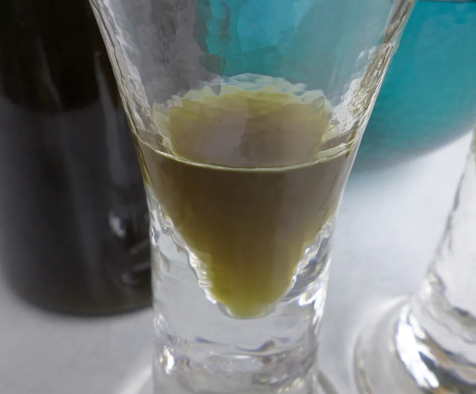 Minzlikör mit Brennnessel