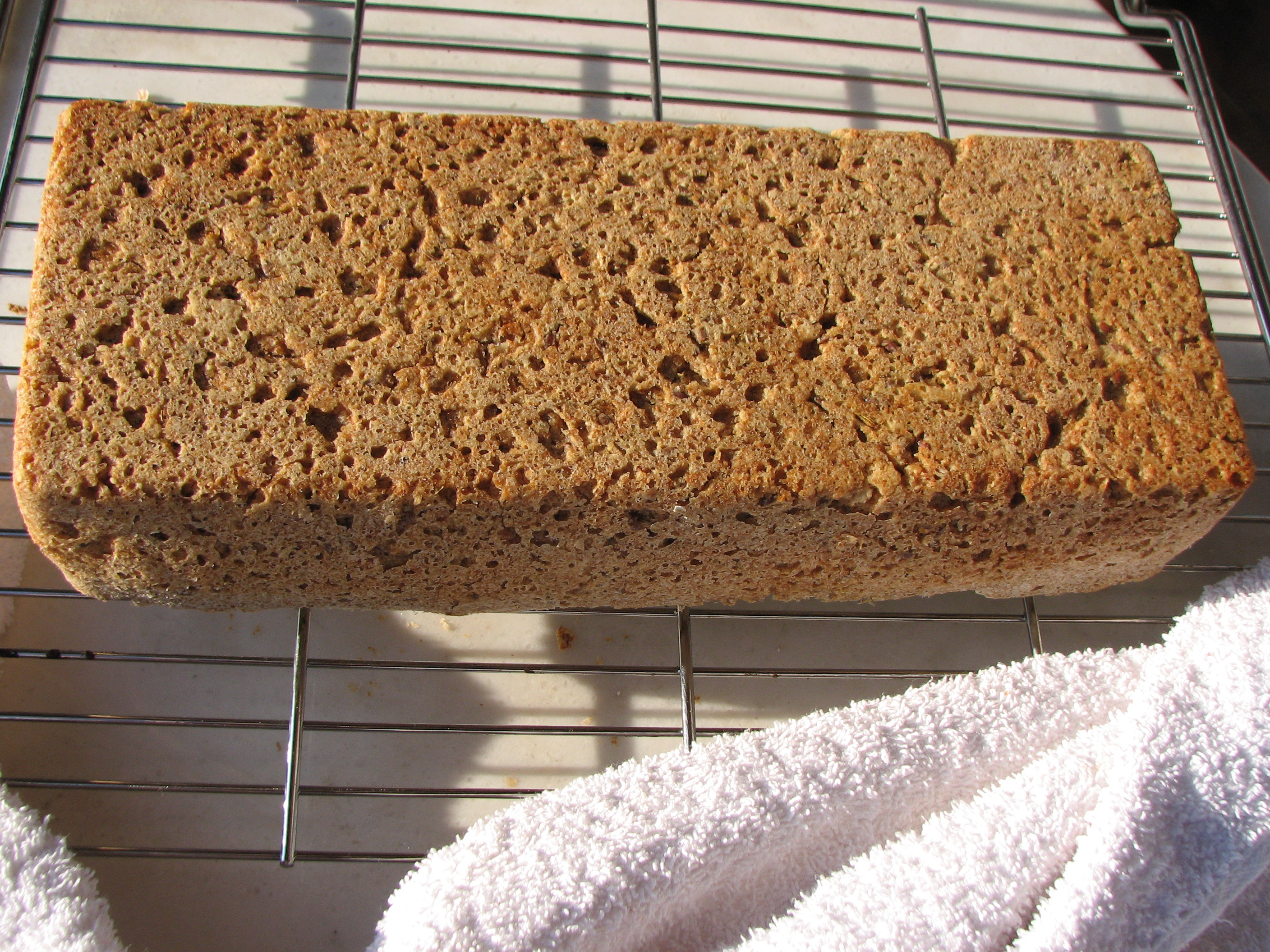 <p>Heiß auf einen Gitterrost stürzen.</p>