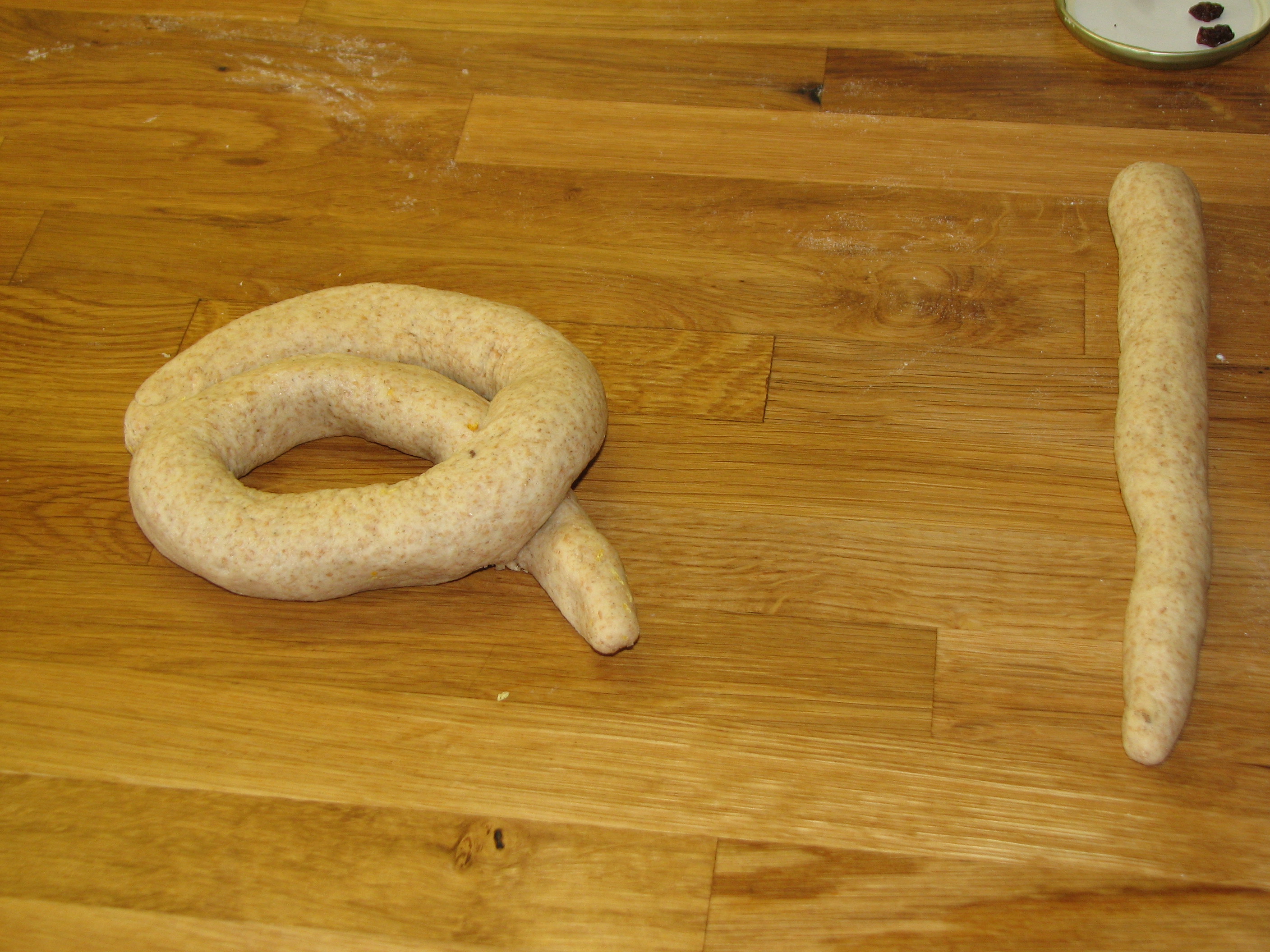 Osterhasen aus süßem Hefeteig