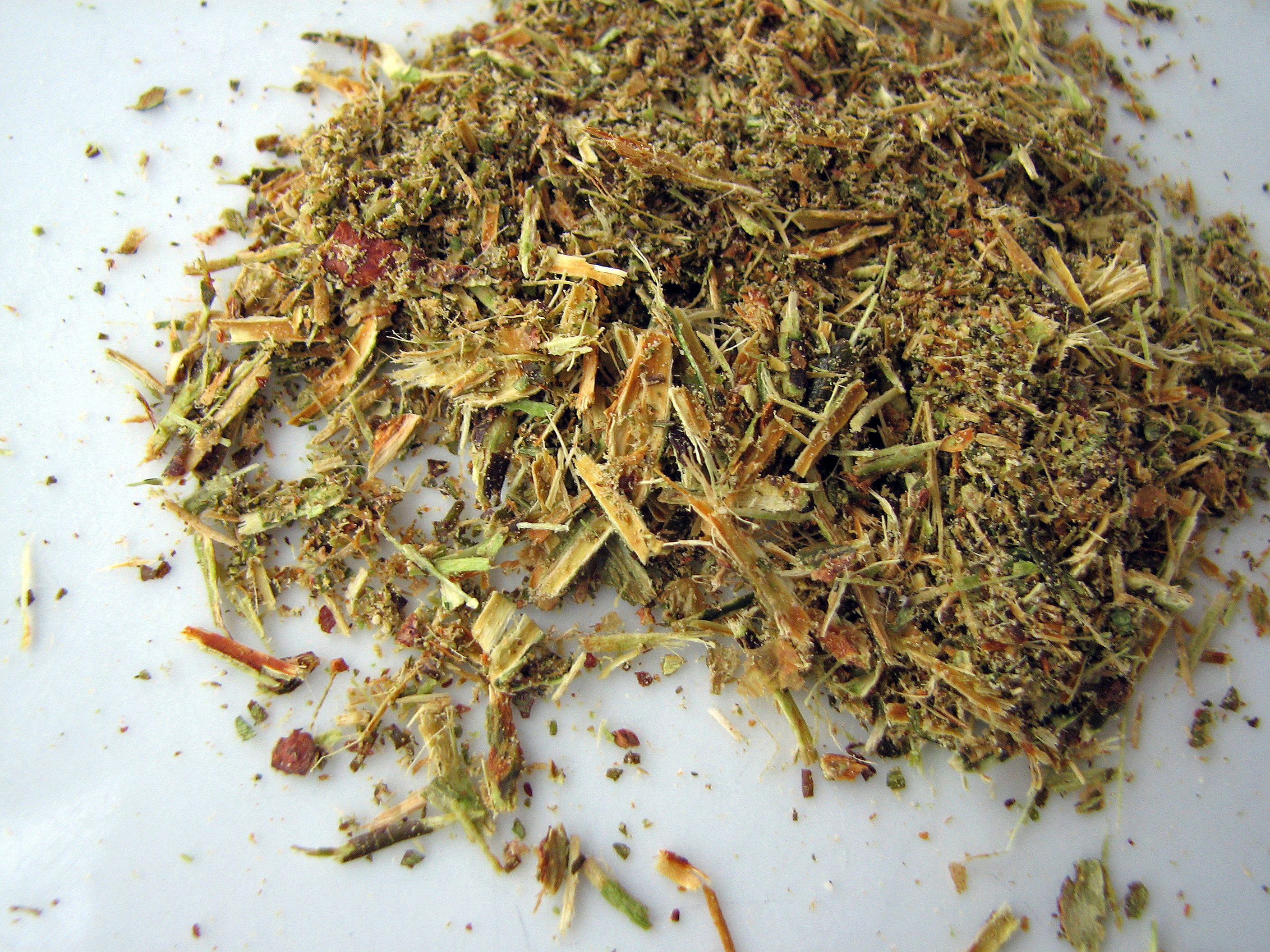 <p>Weidenrinde getrocknet und zerkleinert</p>