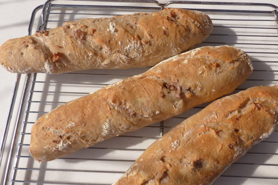 Baguettes mit Nüssen