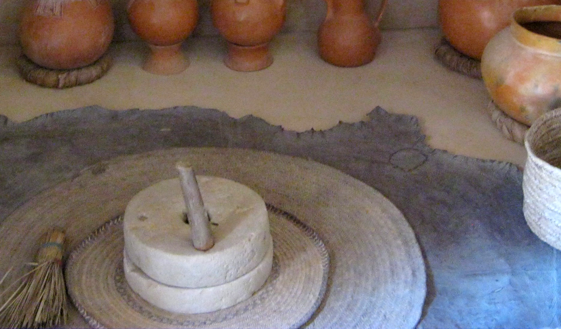 <p>Oman: Antike Handdrehmühle, wie sie auch von den alten Ägyptern verwendet wurde.</p>