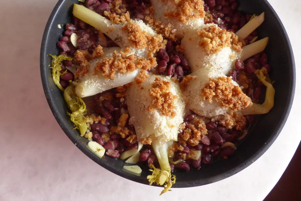 Knollenfenchel auf Bohnen überbacken