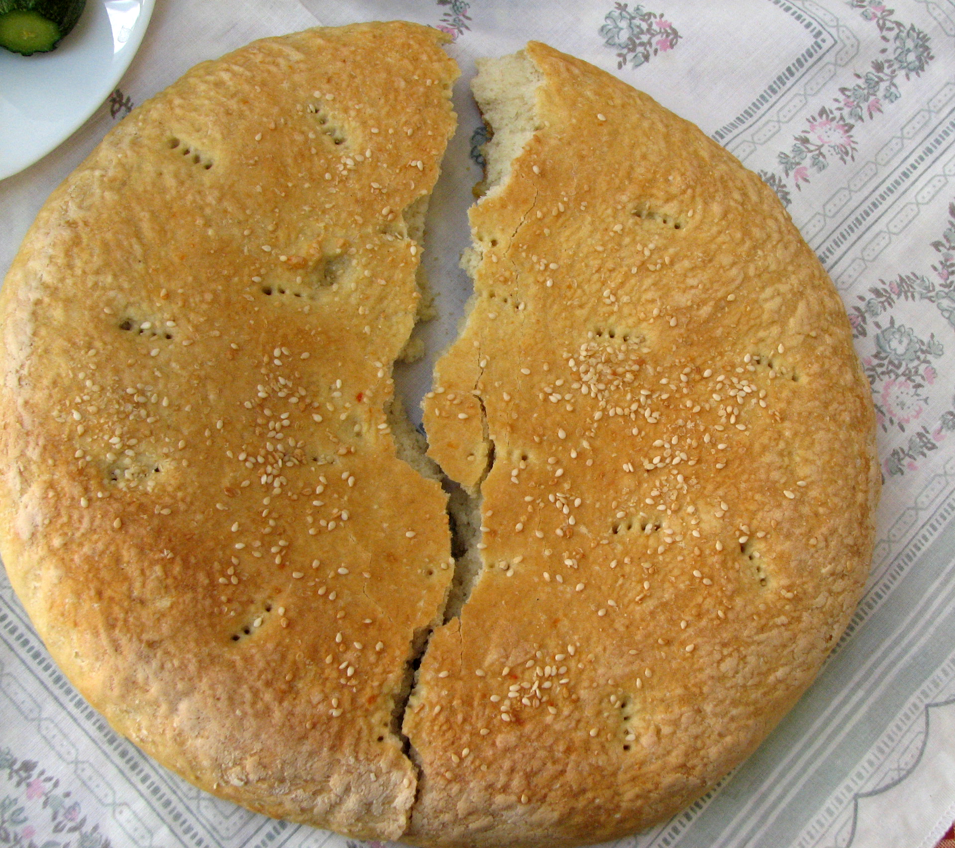 <p>Auch bulgarisches Fladenbrot lässt sich gut zupfen!</p>