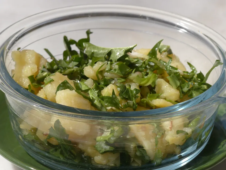 Löwenzahn-Kartoffel-Salat, Röhrlsalat