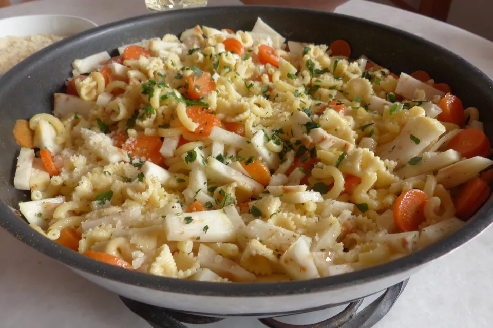 One-Pot-Pasta mit Knollensellerie