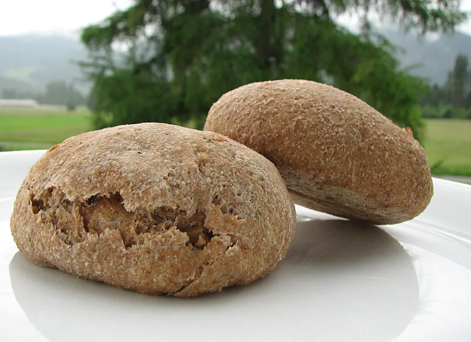 Vollkornbrötchen mit Poolish