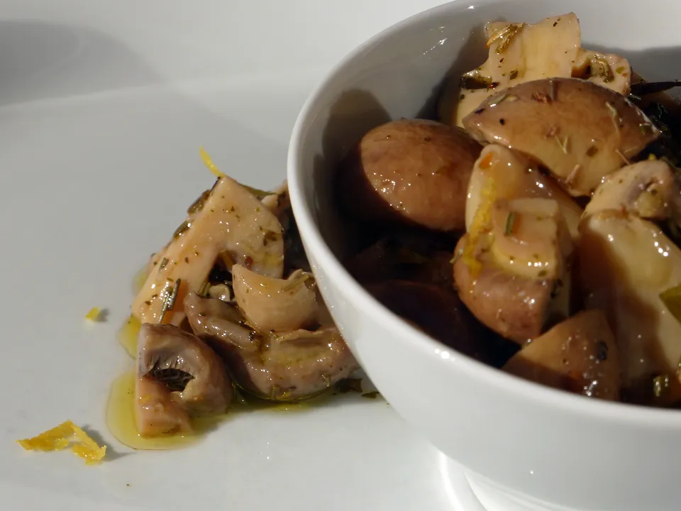 Champignons, marinierte