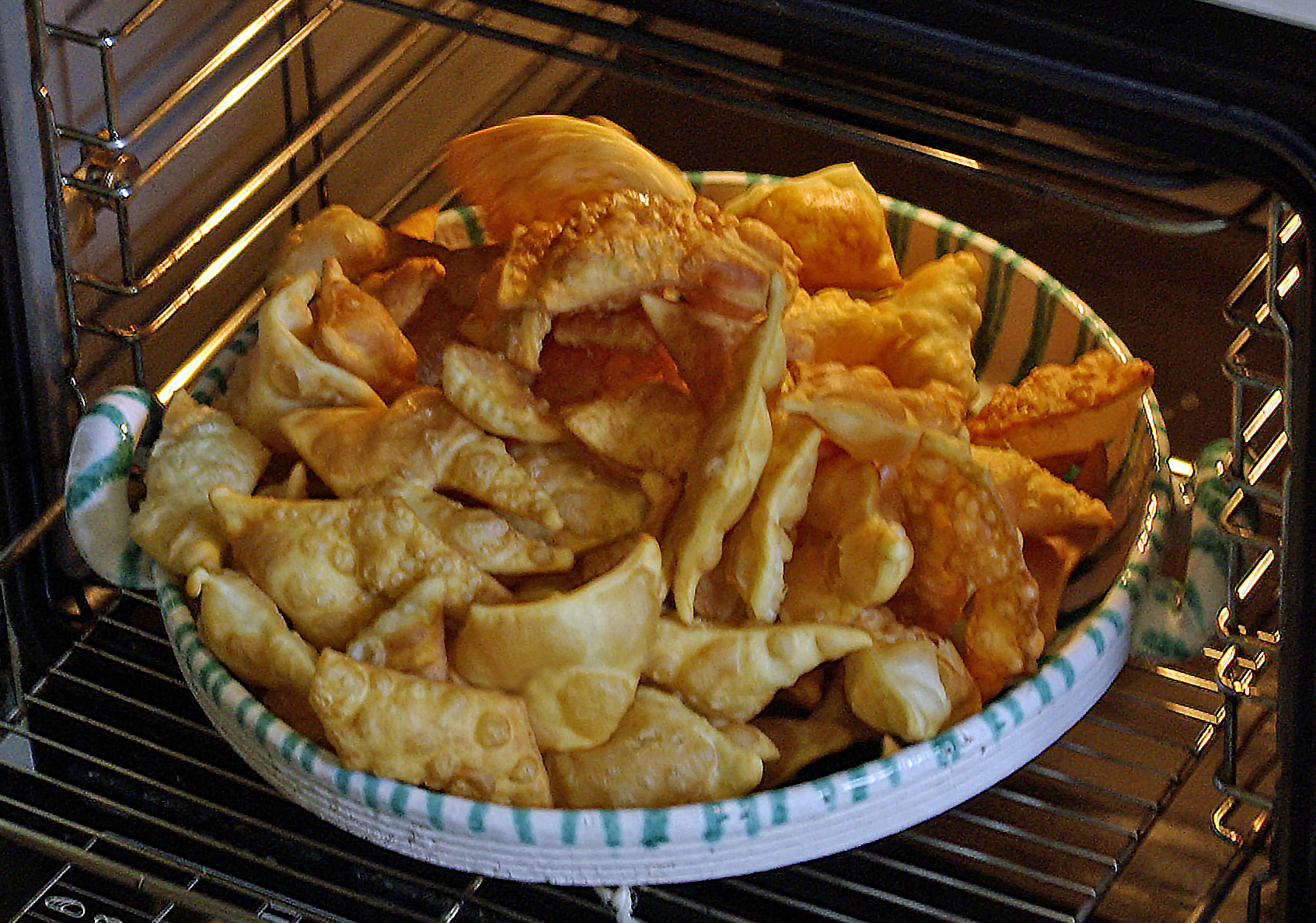 Polsterzipf, Hasaohra, frittiert, Teig mit Milch+Butter