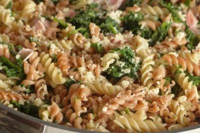 One-Pot-Pasta mit Grünzeug und Würzigem