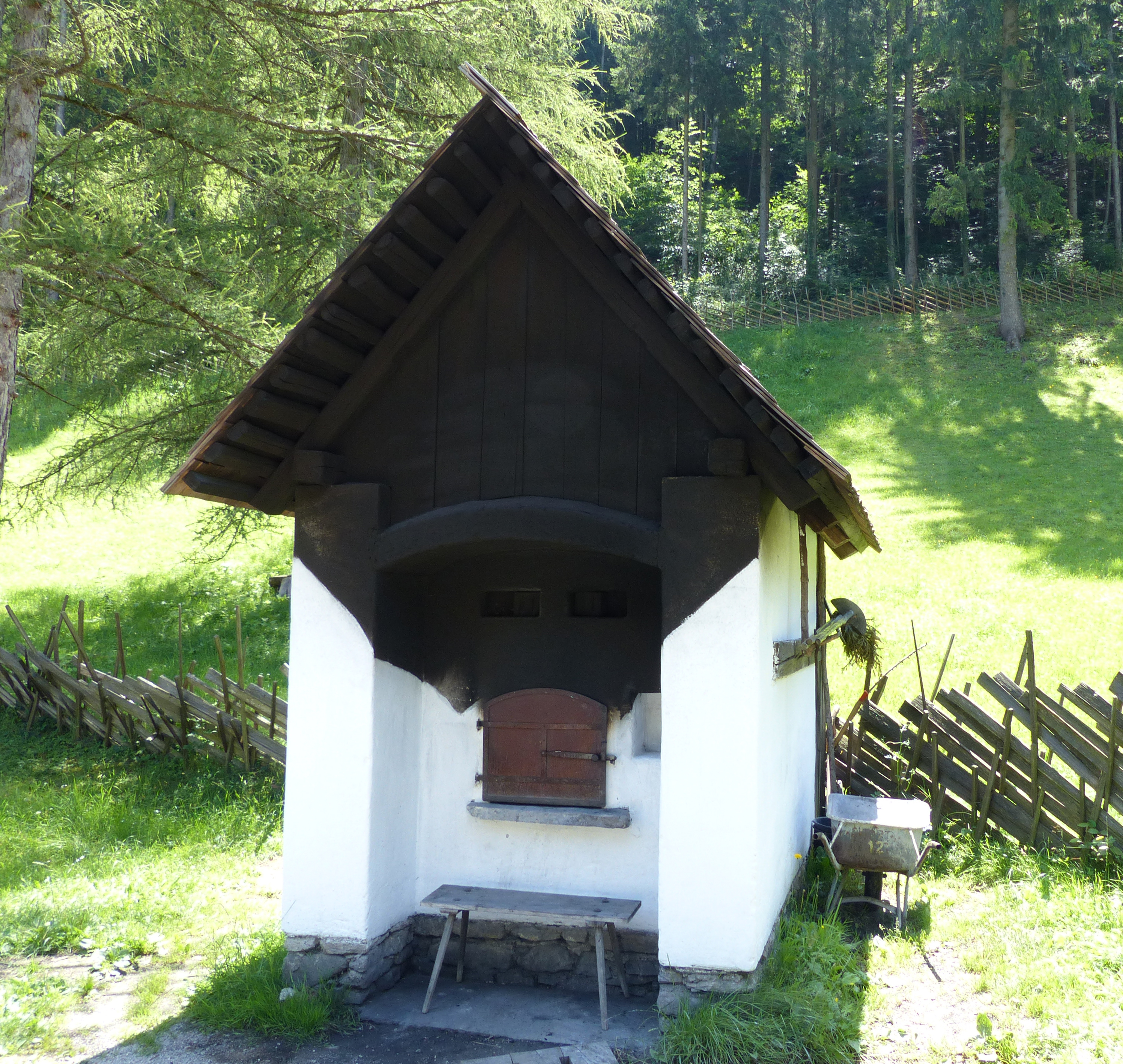 <p>Steirischer Backofen</p>