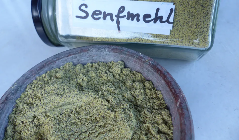 Fußbad mit Senfmehl