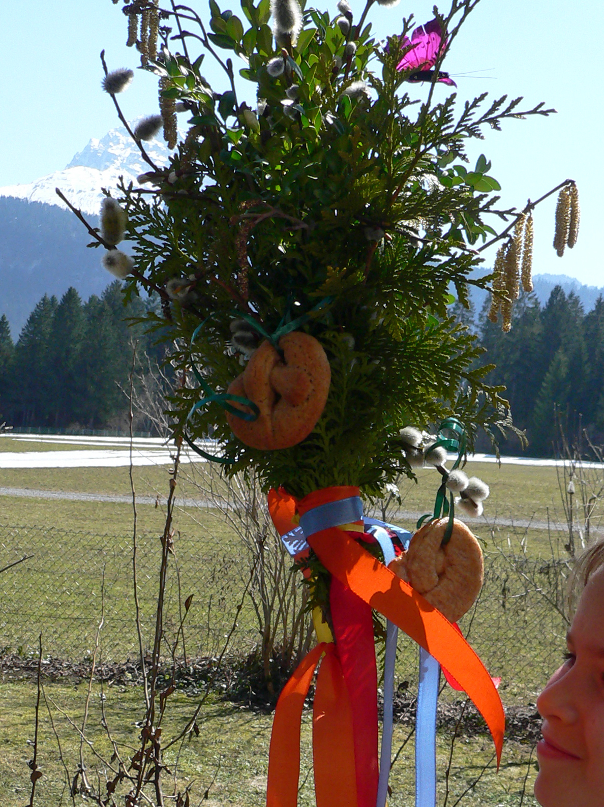 <p>Ein Tiroler Palmbuschen, und zwar ein "Besen".</p>