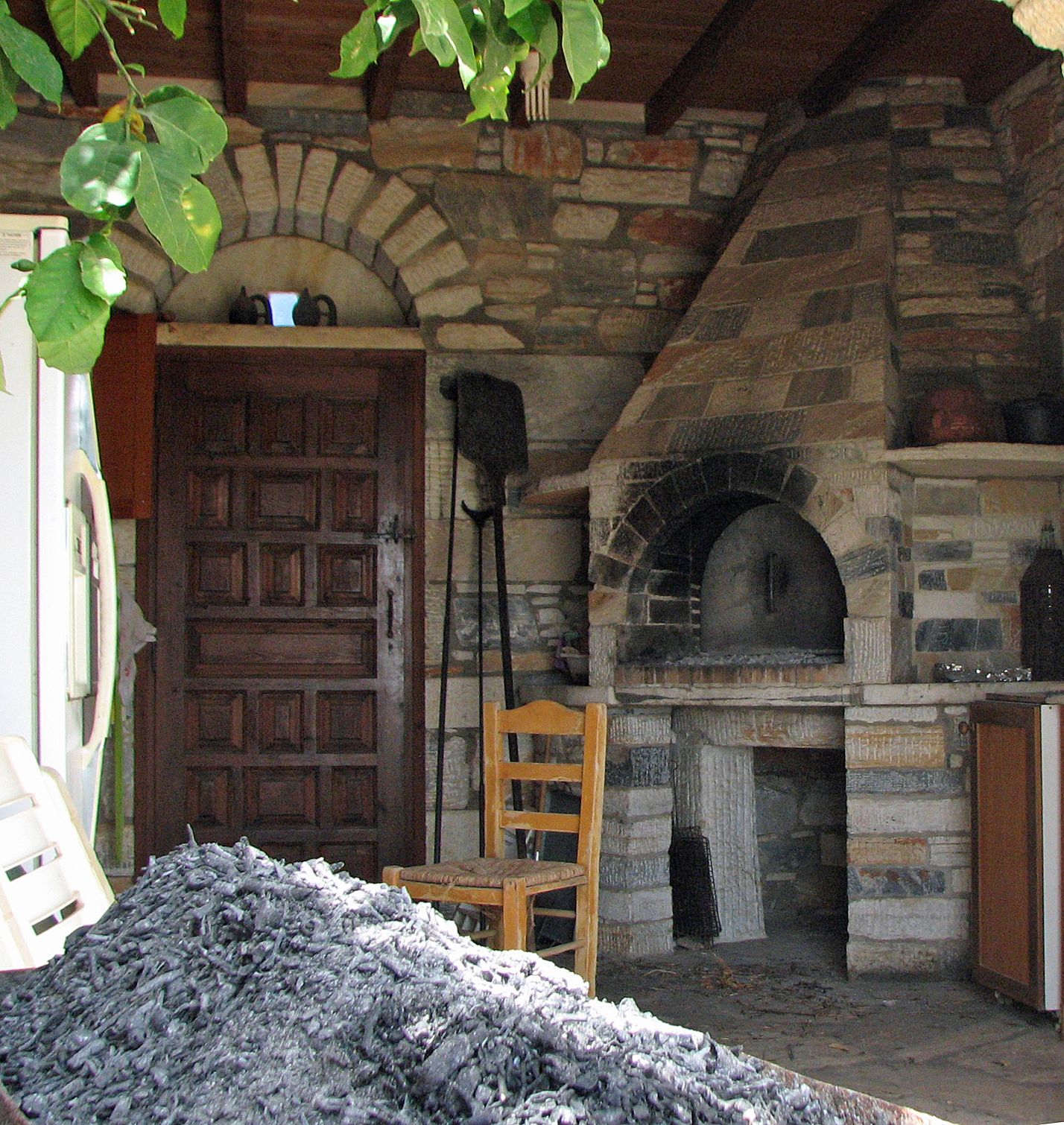 <p>Backofen in Naxos</p>