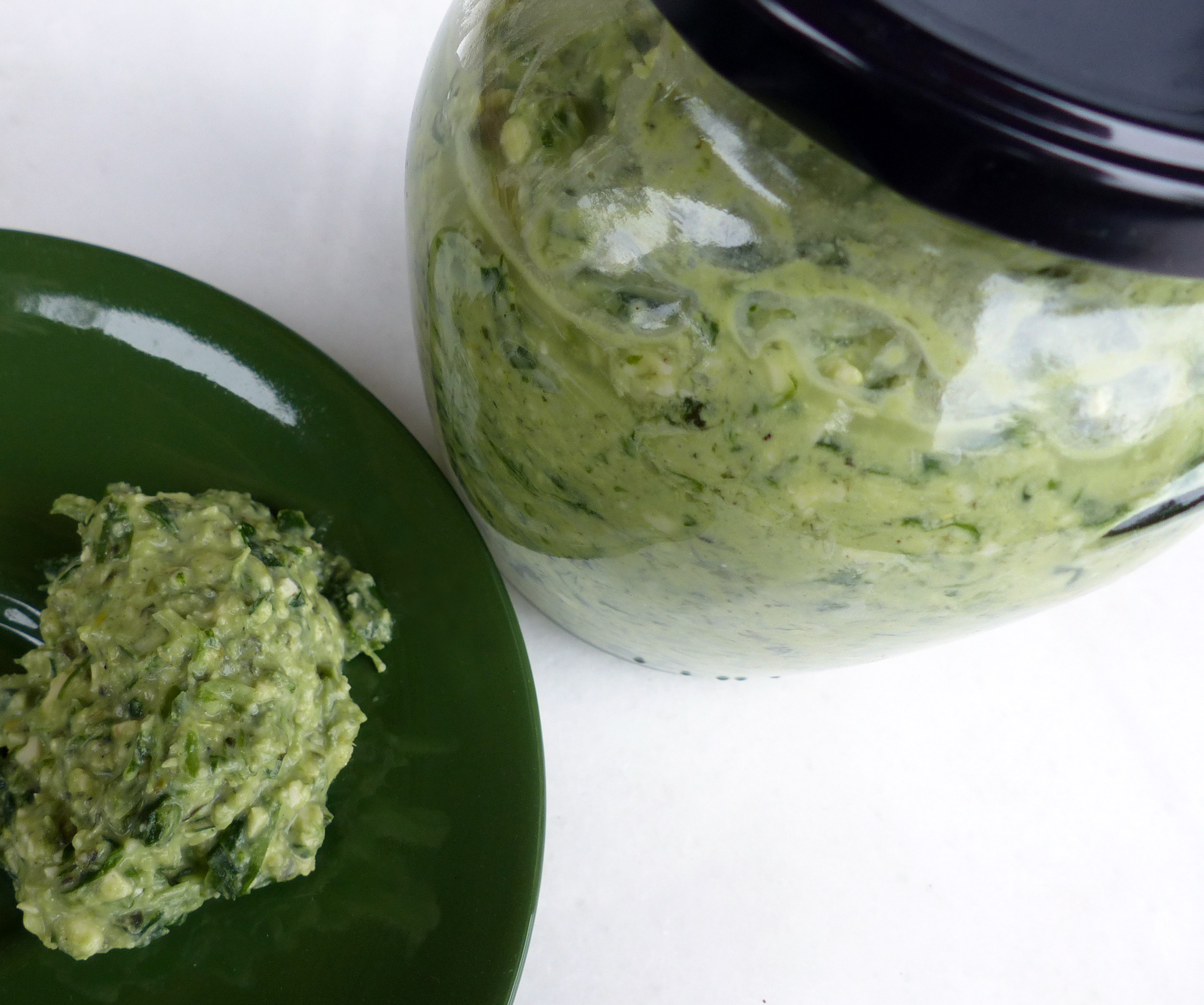 Pesto, wild und kalorienleicht!