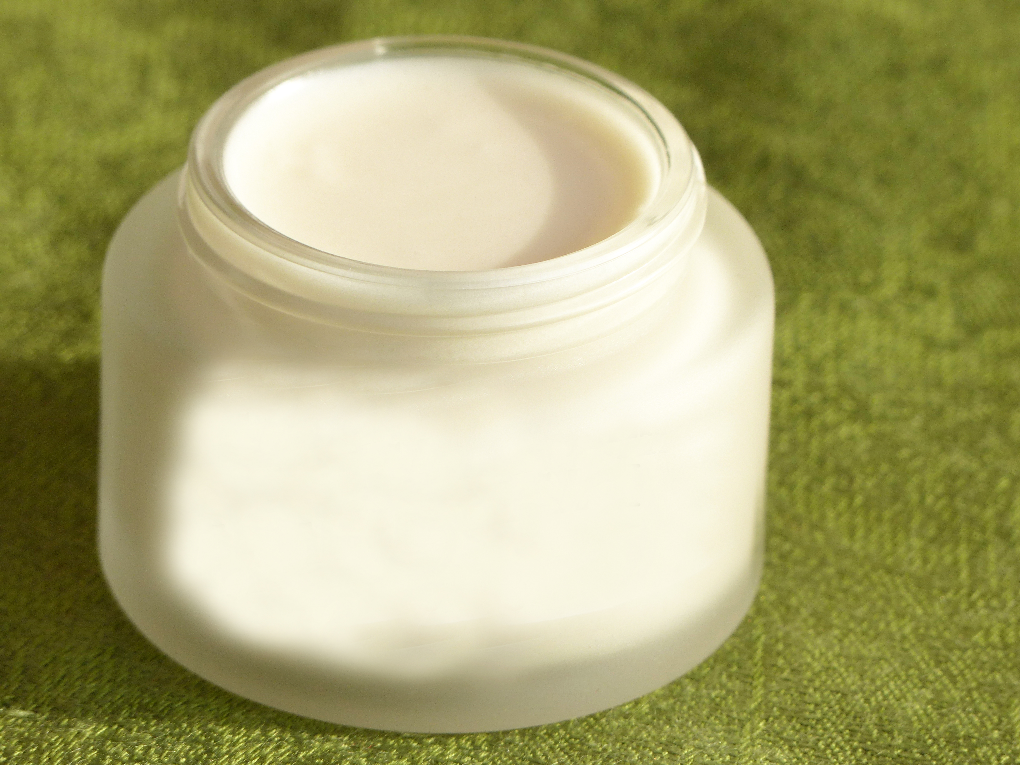 Salben, Oleogele, Balsame, Grundrezepte