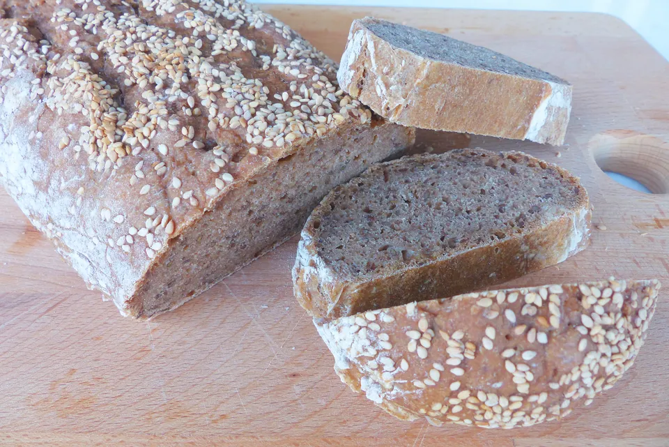 Leinsamenbrot mit Sesam
