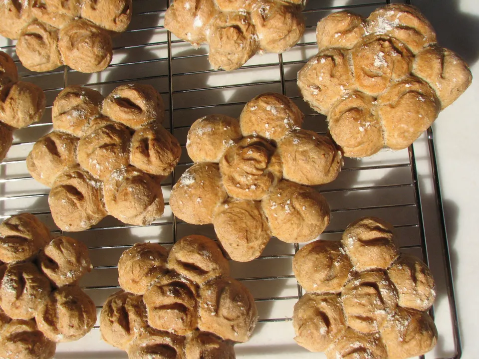 Brot mit Holunderblüten