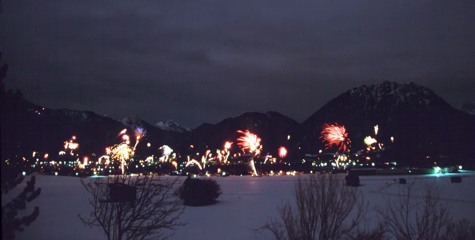 Zeltenanschneiden und Neujahranschießen