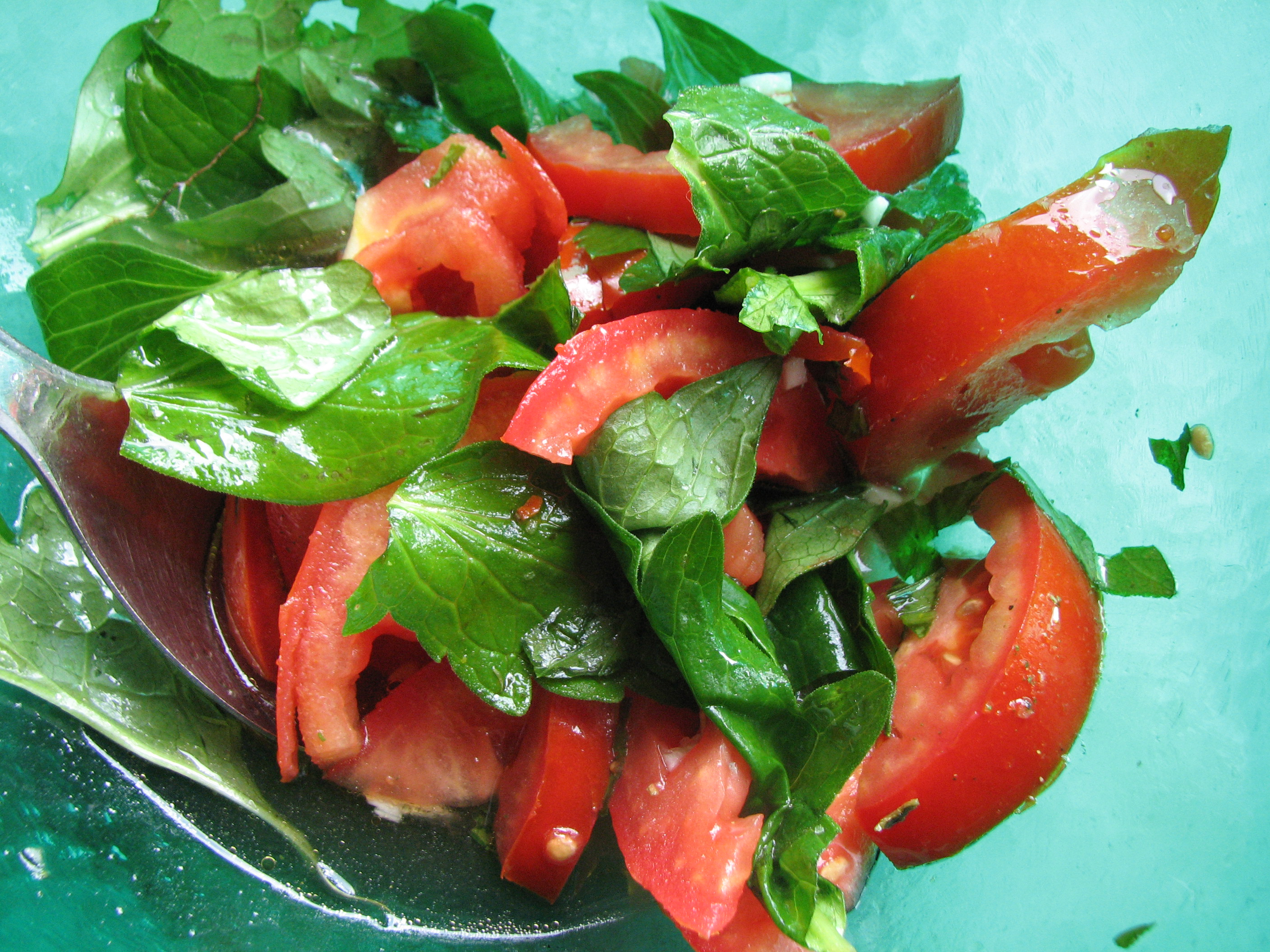 <p>Tomatensalat mit Baldrianblättern.</p>
