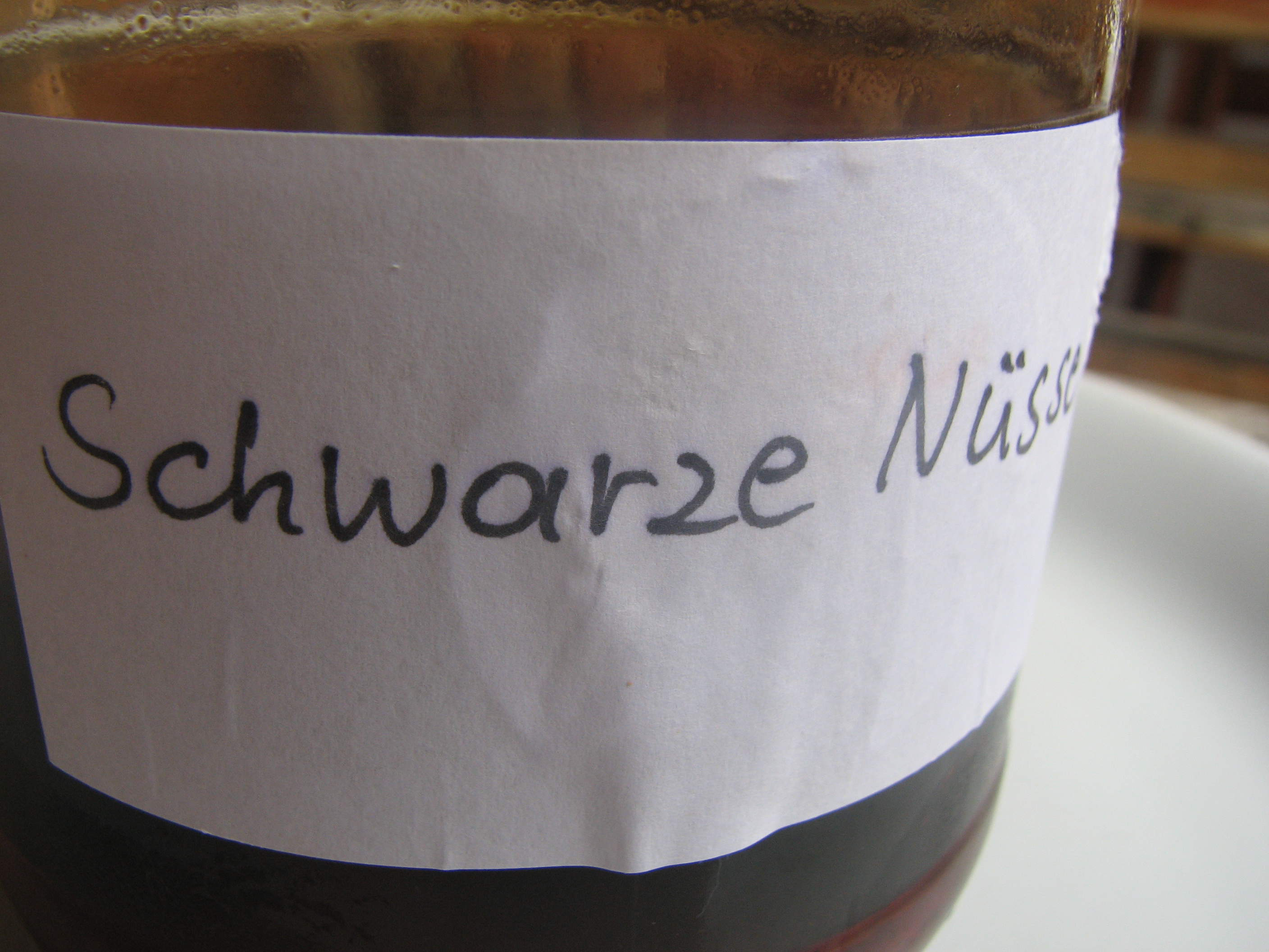 Schwarze Nüsse