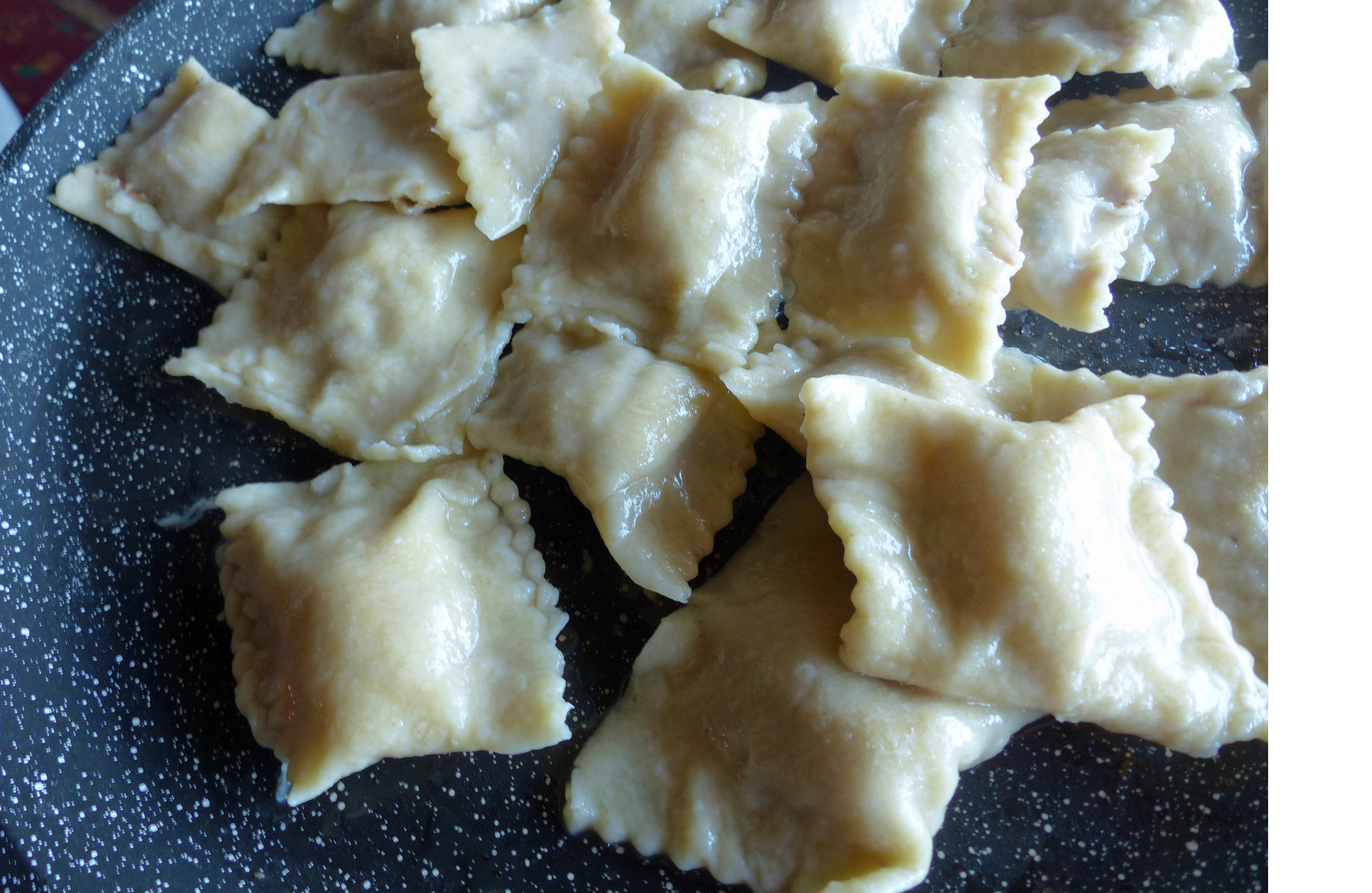 <p>gegarte Ravioli</p>