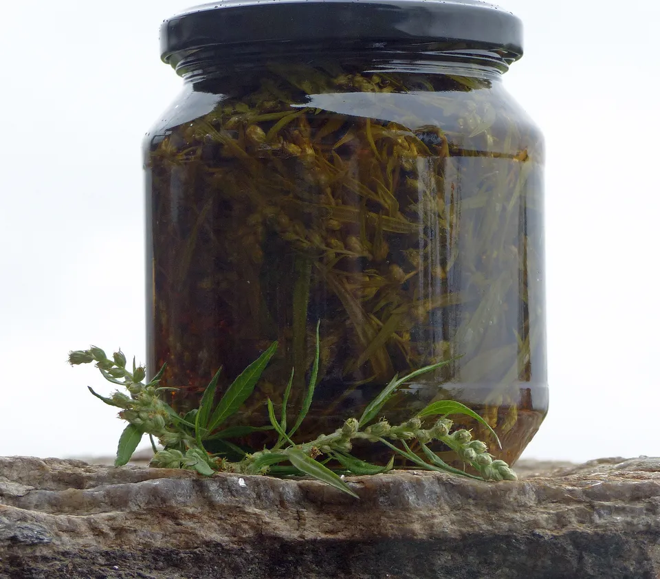 Beifußöl, angesetztes Massageöl