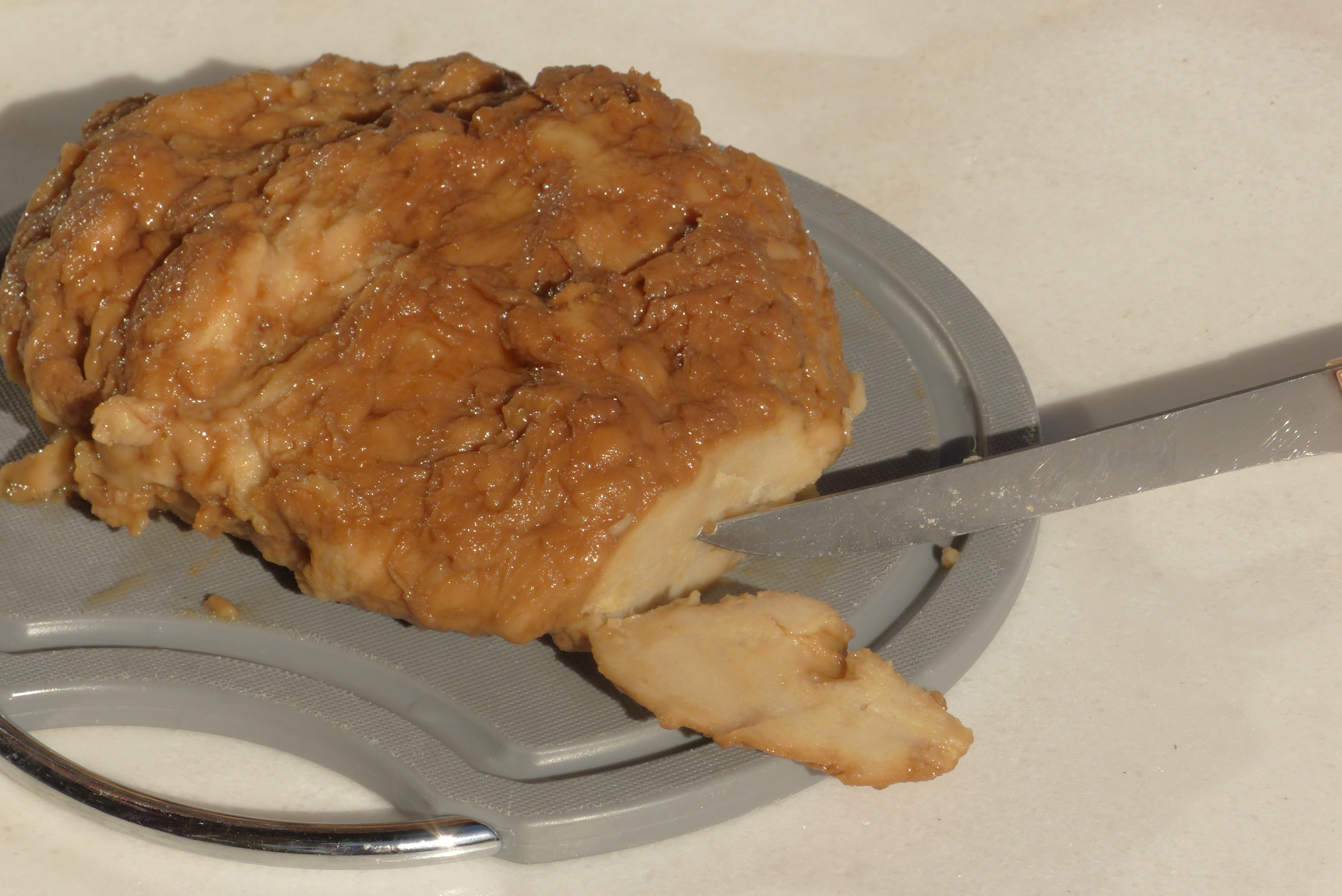 <p>Der Seitan ist fertig und kann - wie Fleisch - weiterverarbeitet werden.</p>