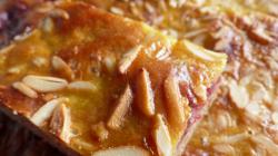 Preiselbeerschnitten mit Vanilleguss